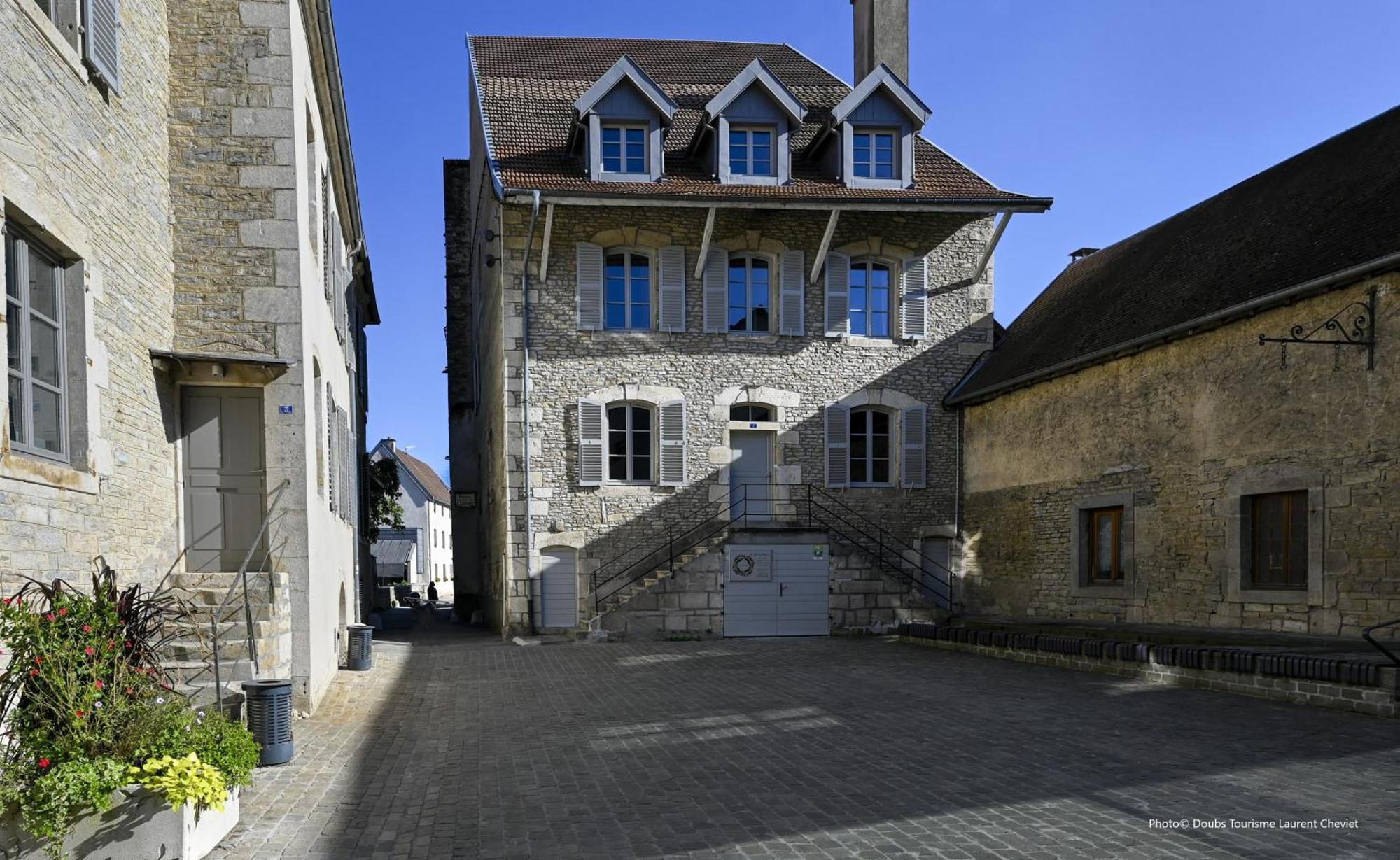 Chambre Petrole Aux Muses Hotel Ornans Exterior photo